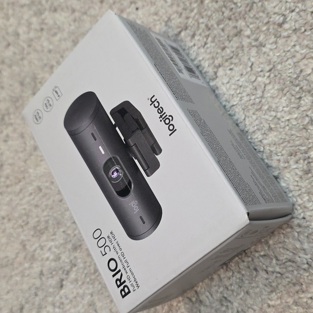 Logitech Brio 500 Webcam in Dark Gray